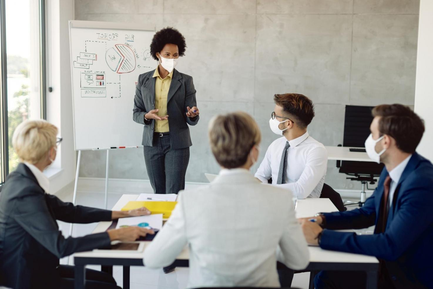 Ambiente profissional de trabalho em equipa